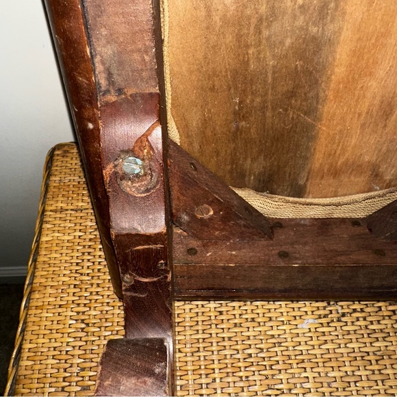 Vintage Handcrafted Needlepoint Floral Footstool Wood Victorian Grandma Green - Picture 12 of 16